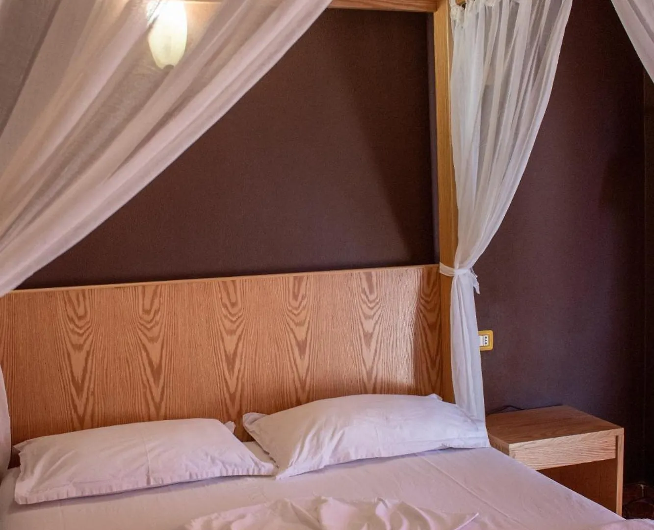 Hotel Epidami Kashar 3*,  Албания